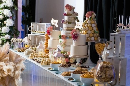 Luxury wedding cakes and sweet treats for high end wedding reception in London
