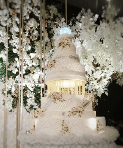 Luxury wedding cake