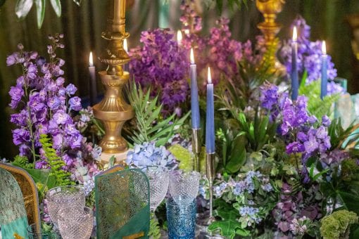 table_setting; jewel styling; gold_details; luxury_event